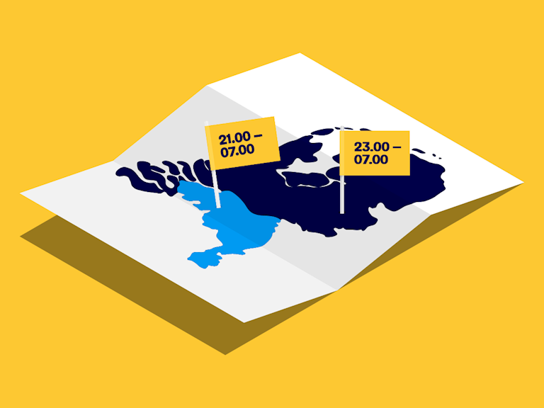 kaart van nederland met daarop aangegeven waar het daltarief stroom geldt vanaf 22.00 uur en waar vanaf 21.00 uur